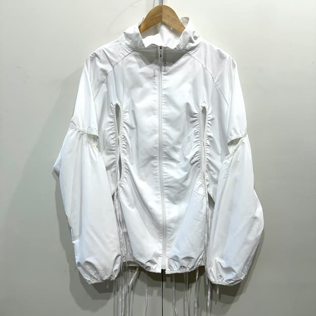NACHE 나체 컷아웃 윈드브레이커