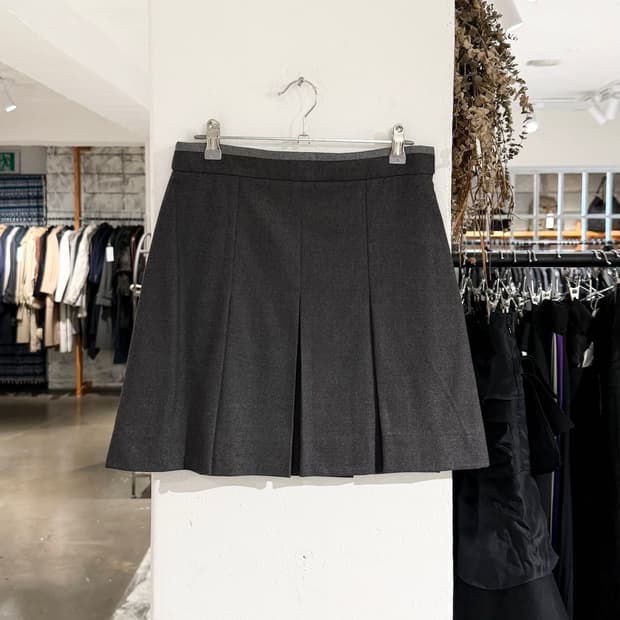 입생로랑 그레이 라나 버진 플리스울 플리츠 미니 스커트 