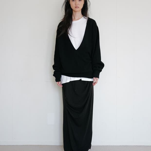 리포스 브이넥 니트 블랙