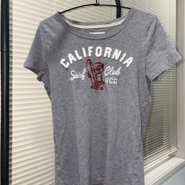     Hollister Surf Club Logo Tee