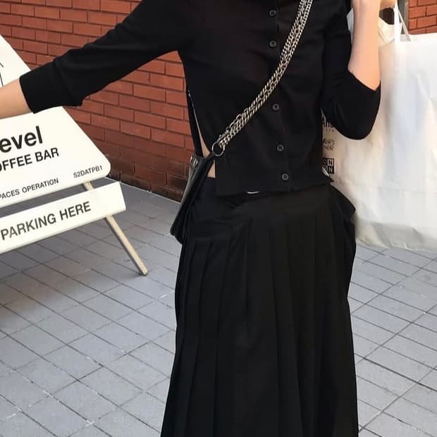 에옹쓰 garden side slit cardigan