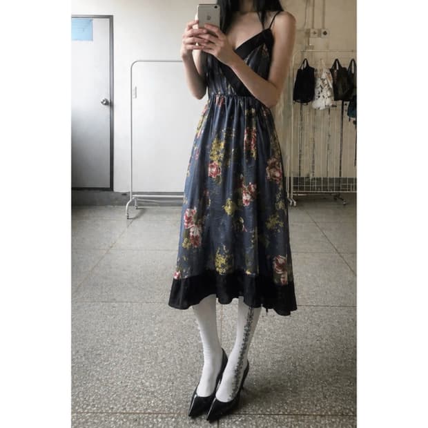 연못에 피어난 꽃 민소매 원피스