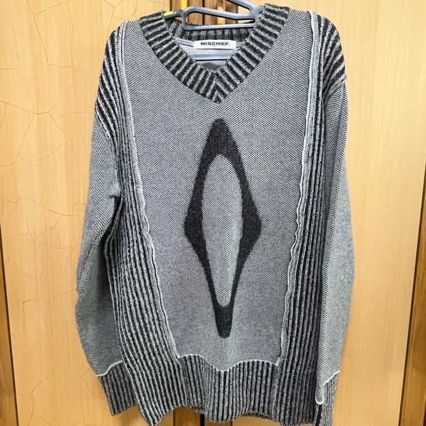 MSCHF 자카드 니트 스웨터