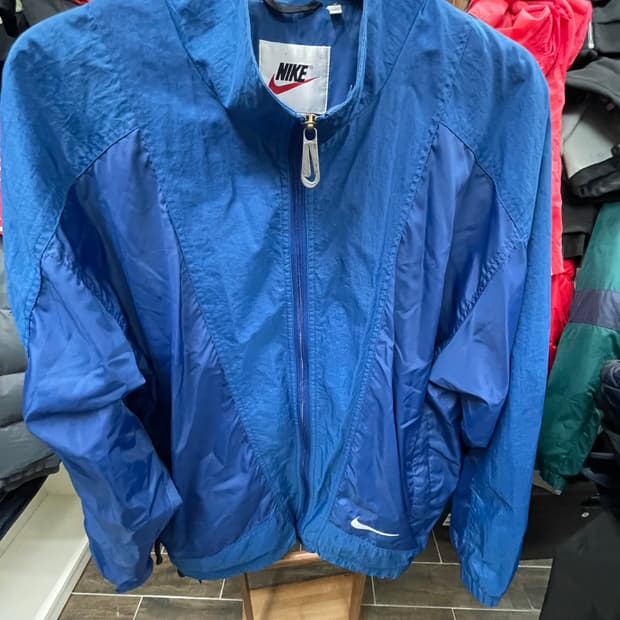 나이키바람막이 L