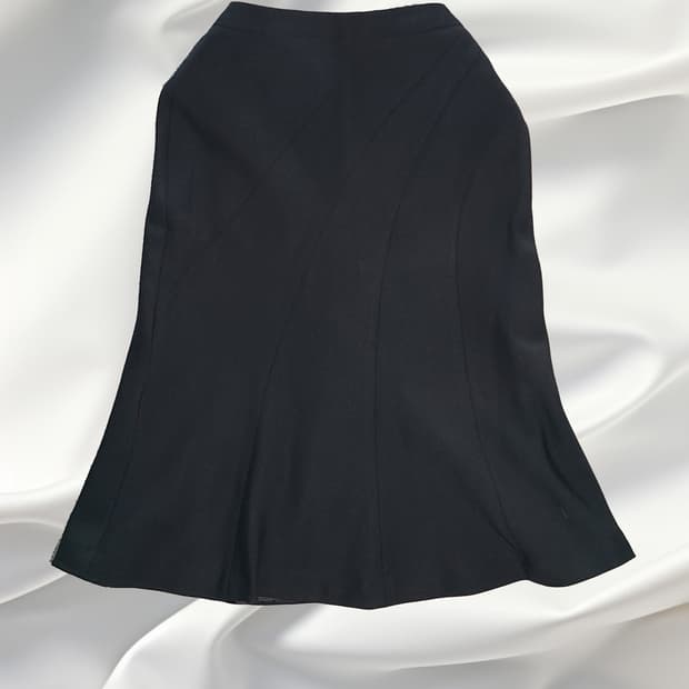 VIKI 블랙 드레이핑 플레어 미디 스커트