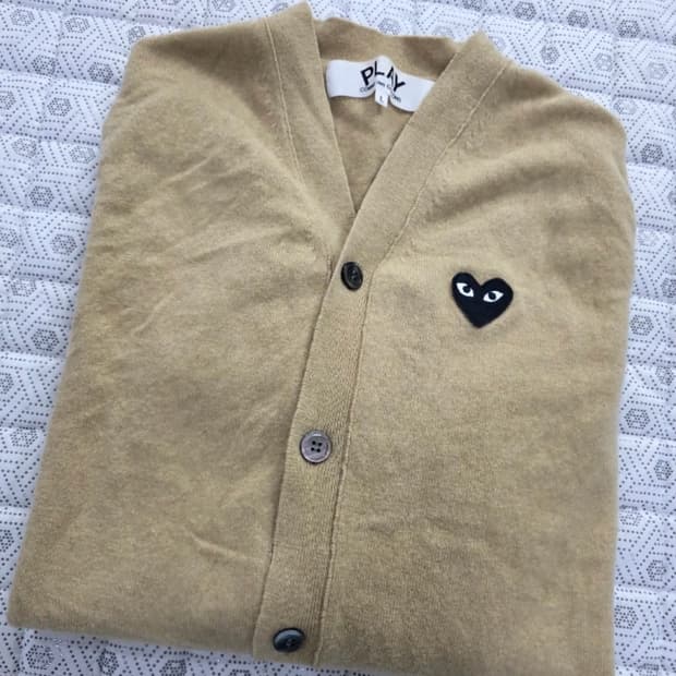꼼데가르송 플레이 블랙하트 가디건 100