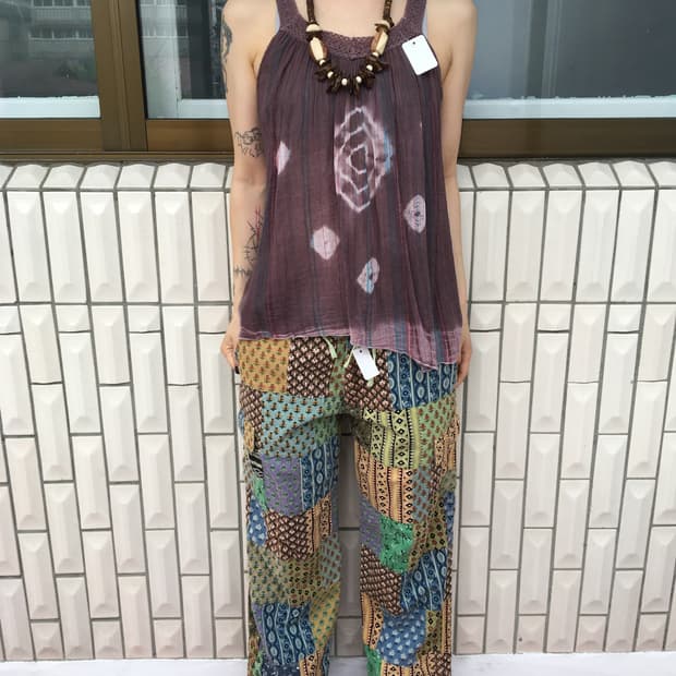 Crochet point dyed sleeveless