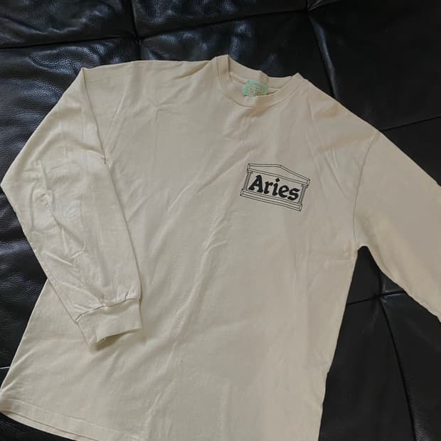 Aries 베이지 긴팔