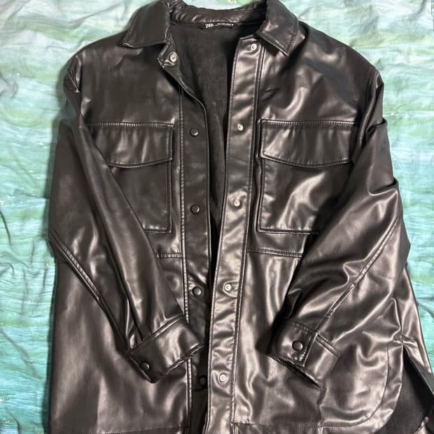 자라 유광가죽자켓