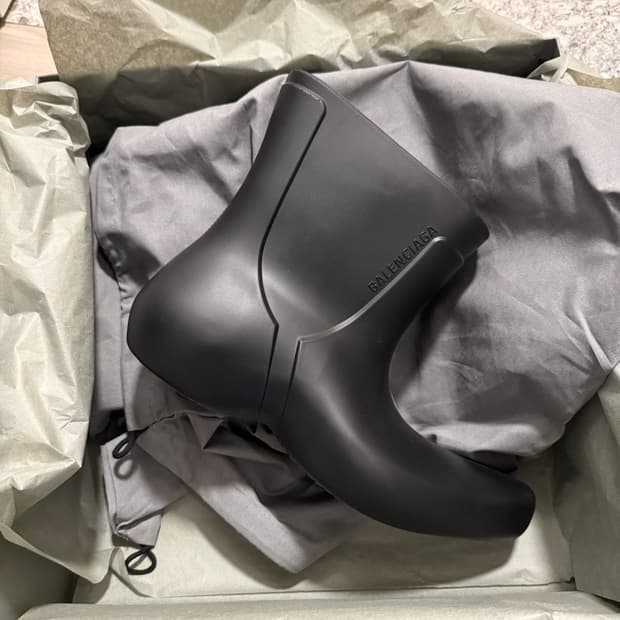 새상품 발렌시아가 엑스카베이터 러버 부츠