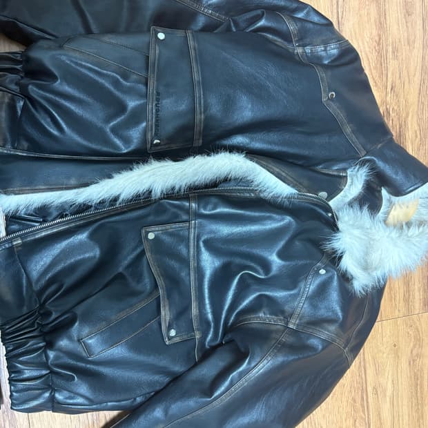 러프넥 가죽 자켓