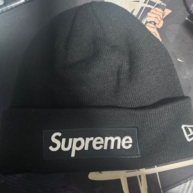 슈프림 뉴에라 블랙 비니