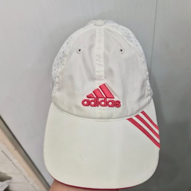 adidas 아디다스 볼캡 모자! 화이트 & 핑크! 깔끔하고 예뻐요~