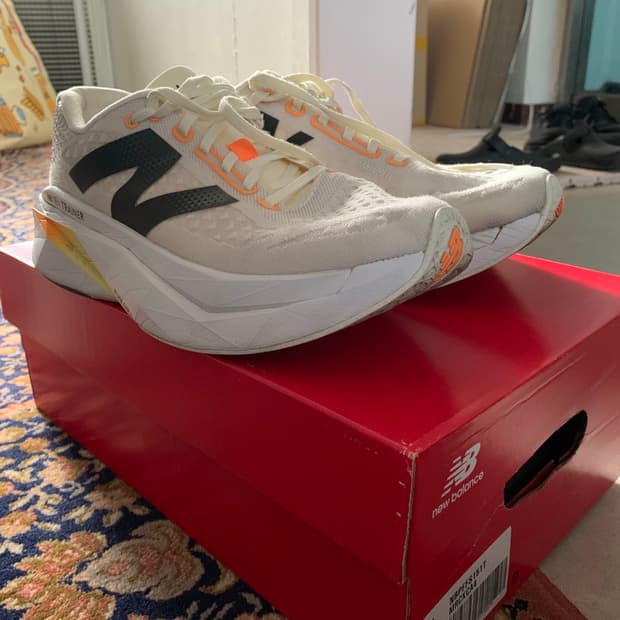 뉴발란스 퓨어셀 sc 트레이너 v3 팝니다