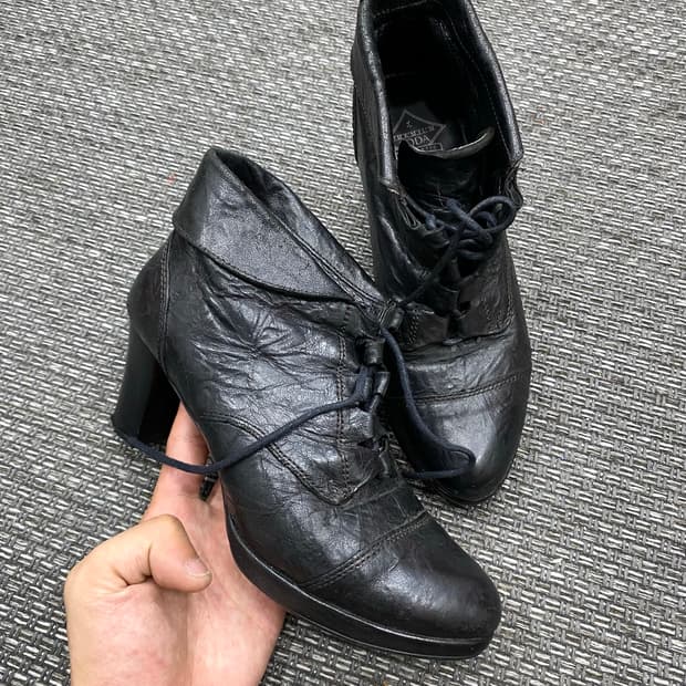 (SODA)10‘s Design Crinkled Leather Boots