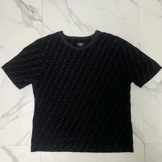 펜디 FF모티프 벨벳 반팔 XL