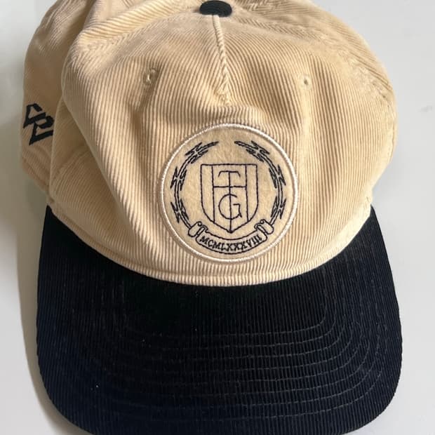 조던 러셀 모자