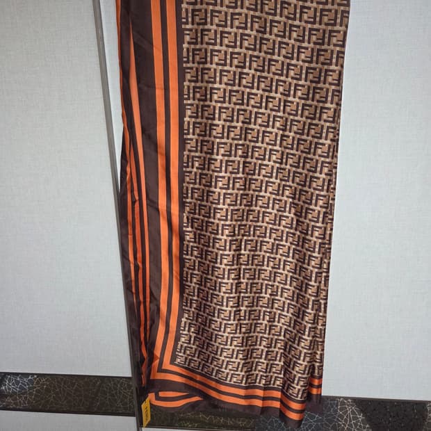 펜디 FF 로고 실크 머플러100%