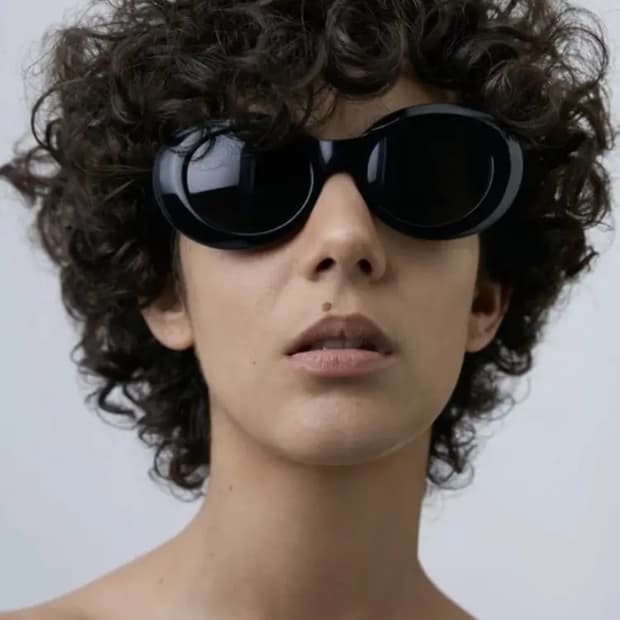 아크네 오벌 커트 코베인 선글라스