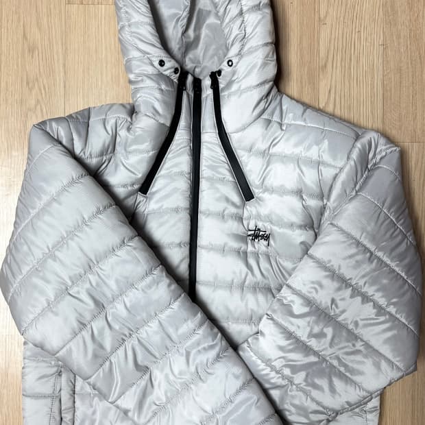 스투시 경량패딩 