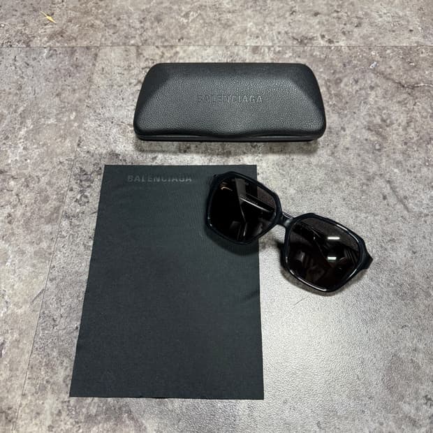 발렌시아가 선글라스 풀박스