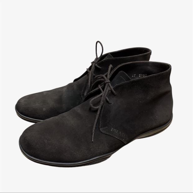 프라다스포츠 스웨이드 브라운 구해요