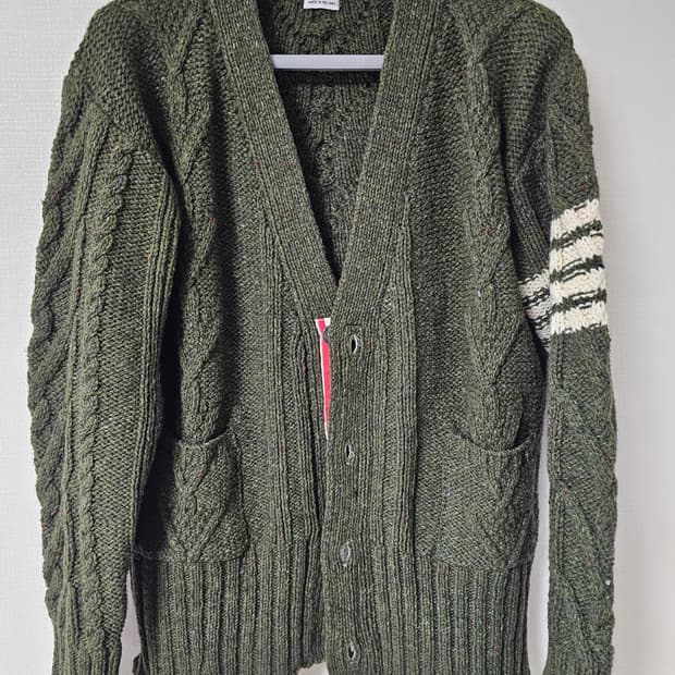 톰브라운 23fw 모헤어 사선완장 가디건(3/딥카키/정품)