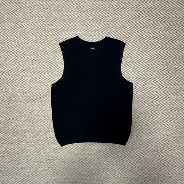 BEAMS knit vest navy
