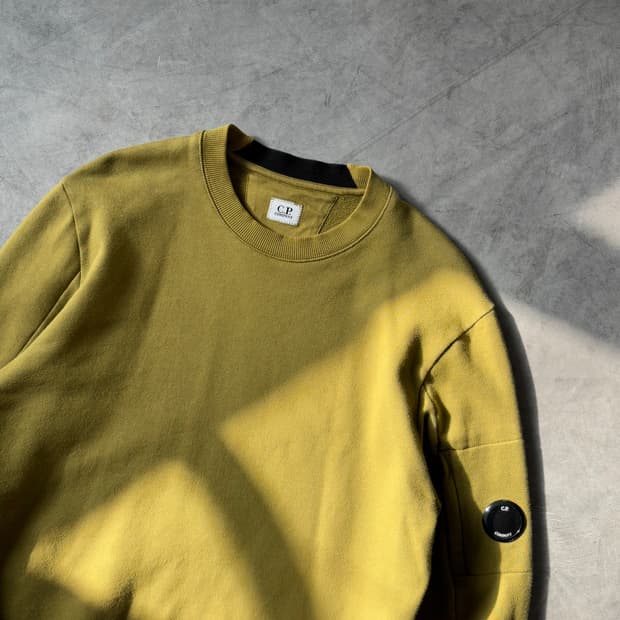 CP 컴퍼니 크루넥 그린 모스 스웻셔츠