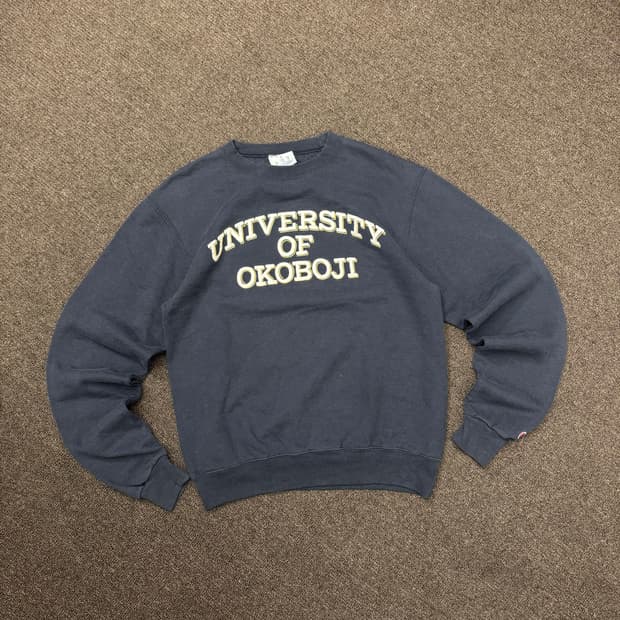 S)챔피온 빈티지 자수 프린팅 네이비 스웻셔츠