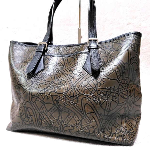 비비안 웨스트우드 로고 패턴 가죽 토트백