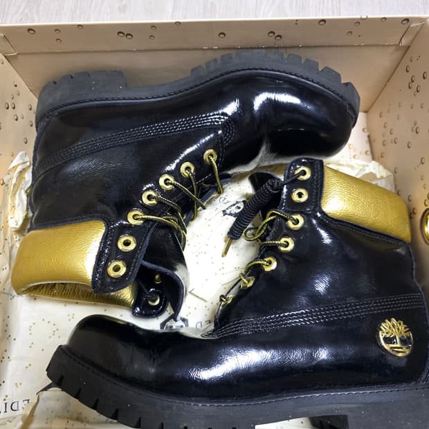 팀버랜드 6인치 한정판 에나멜 블랙 레더부츠(260)