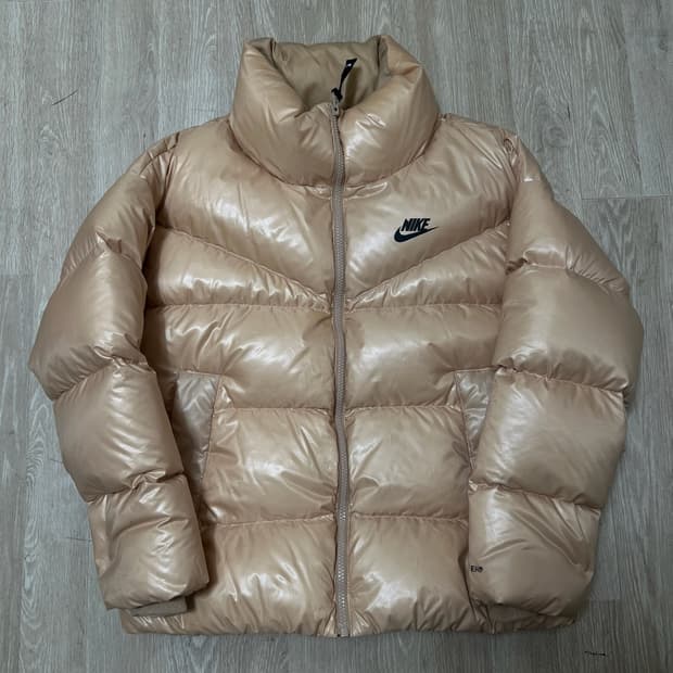 나이키 여성 써마핏 시티 덕다운 푸퍼 숏패딩 S 