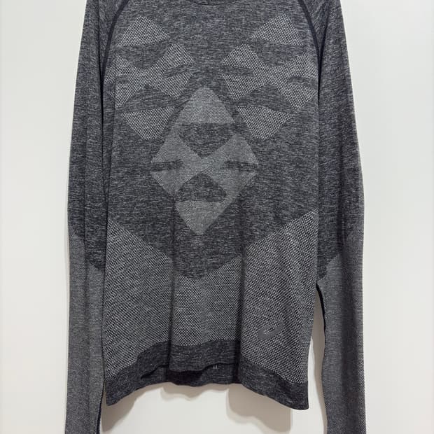 아식스 X 키코 코스타디노브 / 심리스 탑 블랙 / M