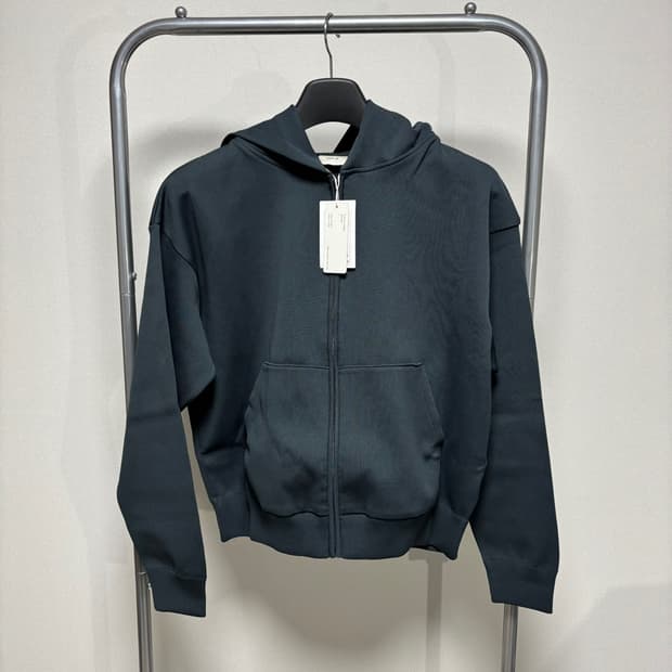 S) VUJA DE 부자데 플라스틱 후드 집업 블랙