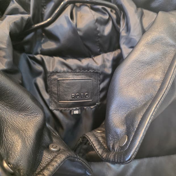 ROBO 블랙 가죽 구스패딩 자켓 66사이즈