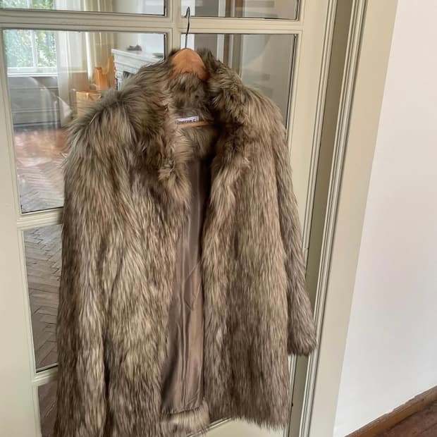 【미작용】 스튜디오 테이블 LONG HAIR FUR COAT | KRW 