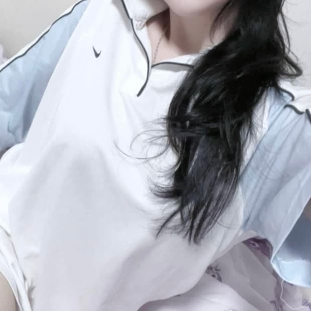빈티지나이키 흰하 청량 대만여주깔 대만체육복깔 브이넥 왕아방 기능성반팔