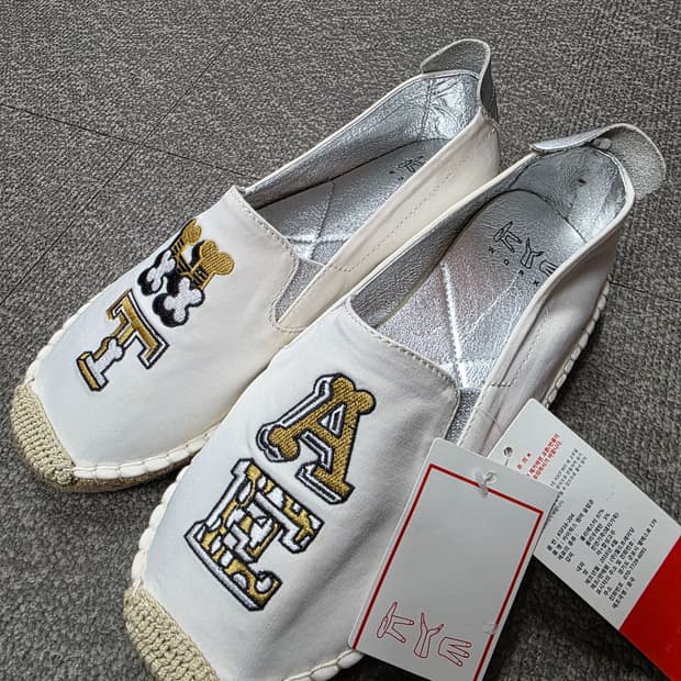 [새제품] 카이웍스(KYE) 자수 에스파듀 슬립온 235