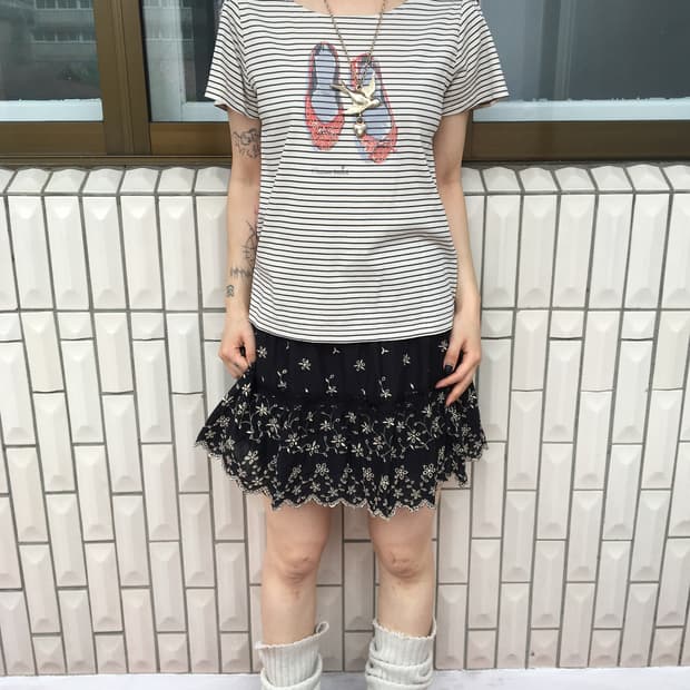 Shoe printing stripe pattern t shirt