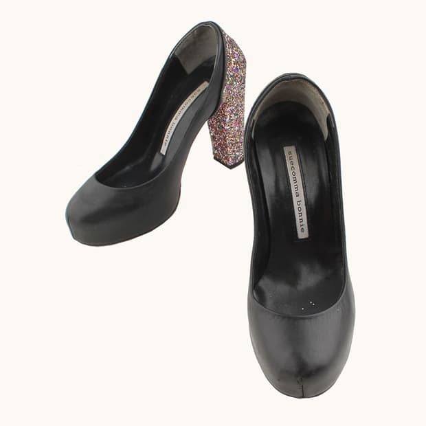 슈콤마보니 블랙&멀티시퀸 펌프스 35