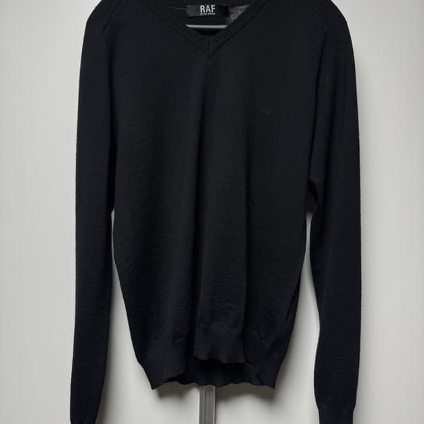 Raf 브이넥 니트