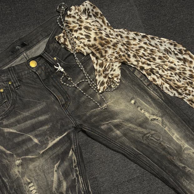 JPN Punk rock leopard scarf