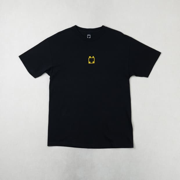 (L) WKND(위크엔드) 스퀘어 로고 티셔츠