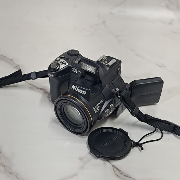 니콘 쿨픽스 Coolpix 5700 고배율 빈티지 카메라