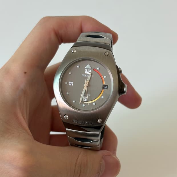 1990s chacole Dial Kinetic Quartz