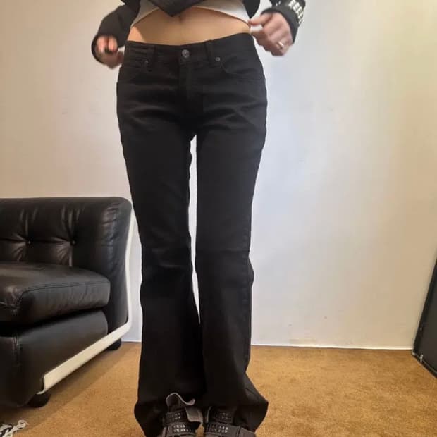 이너뮤트 로우라이즈 부츠컷 팬츠