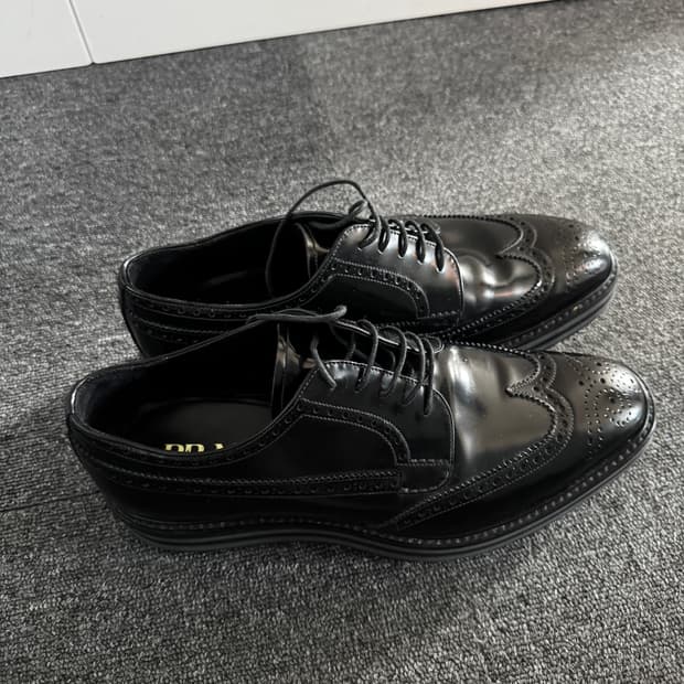 PRADA 윙팁 클리퍼 로퍼 블랙 8사이즈 270