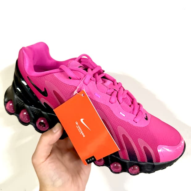 (245,250,255)(새상품)나이키 에어맥스 Dn8 하이퍼 핑크 블랙