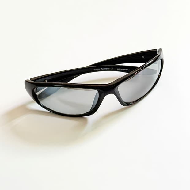 90s DIRTY DOG 블랙 랩어라운드 스포티 빈티지 선글라스